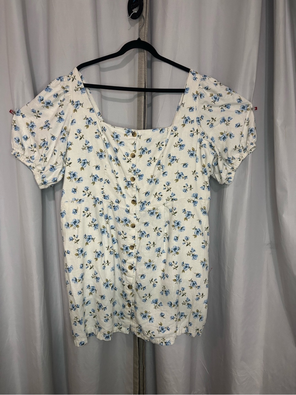 Old Navy White Button-Front Top with Blue Floral Print